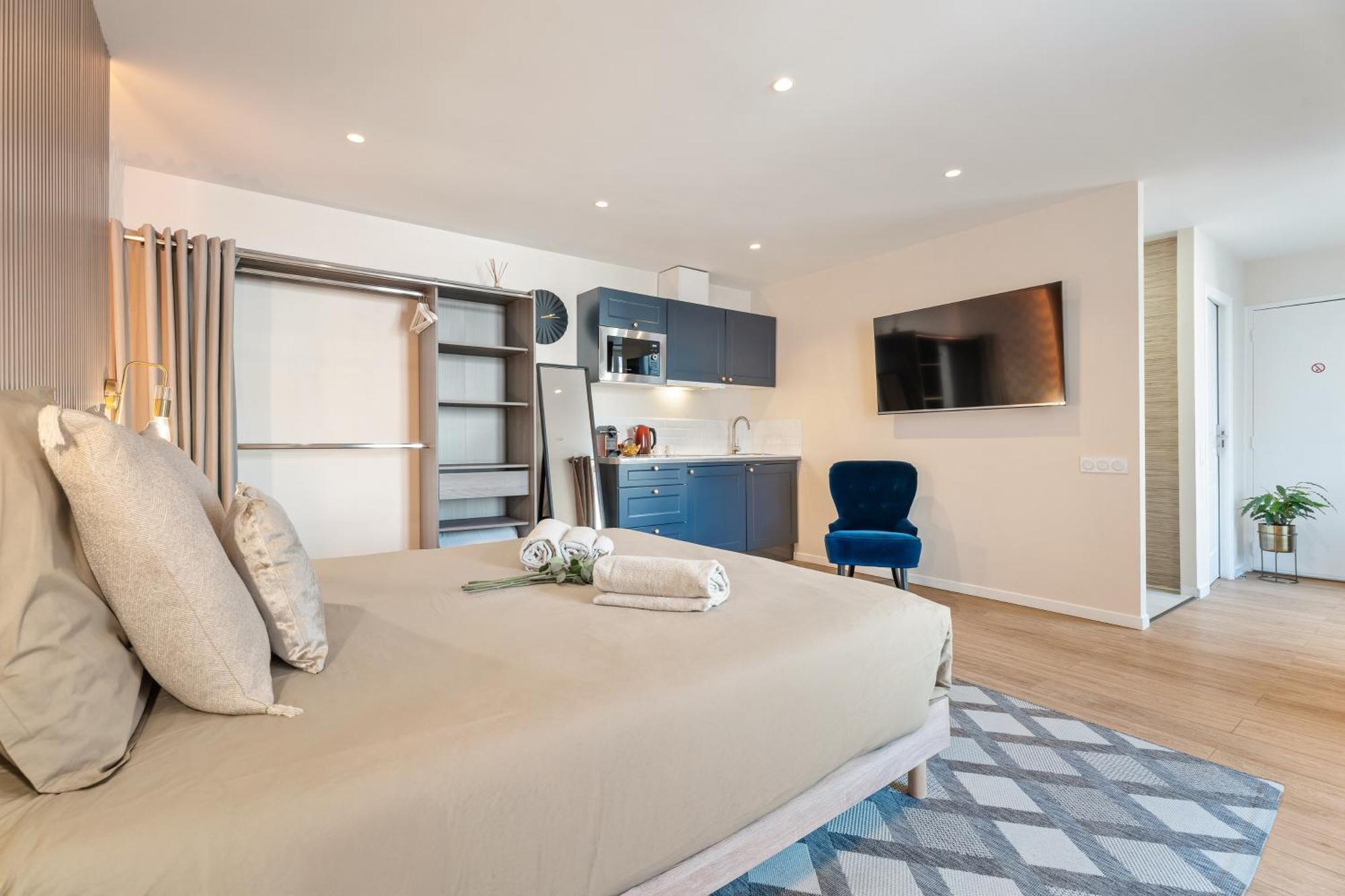 Nice Renting - Love Room Massena - Luxe Room - Jacuzzi - Terrace - King Bed - Ac Eksteriør bilde