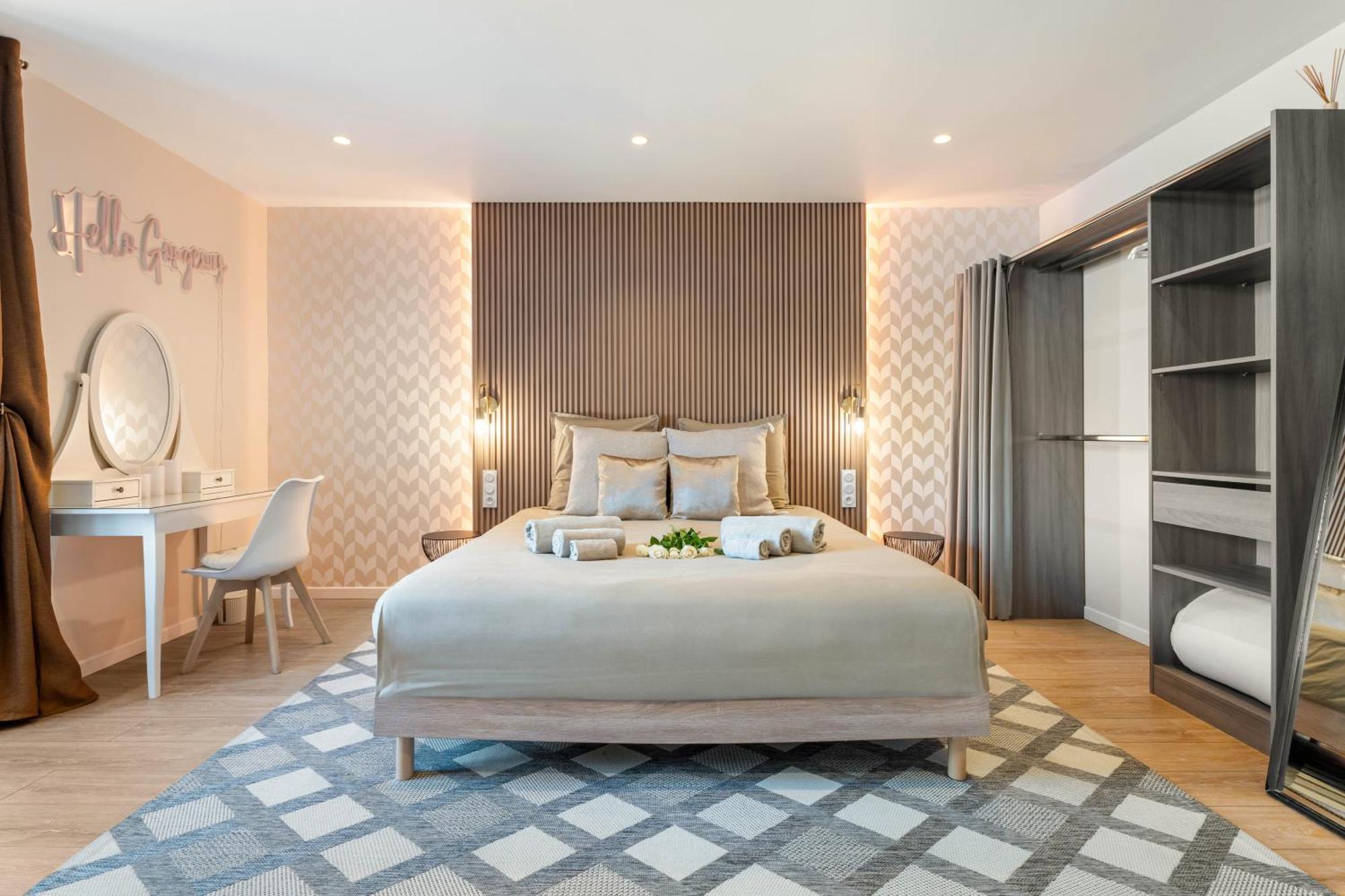 Nice Renting - Love Room Massena - Luxe Room - Jacuzzi - Terrace - King Bed - Ac Eksteriør bilde