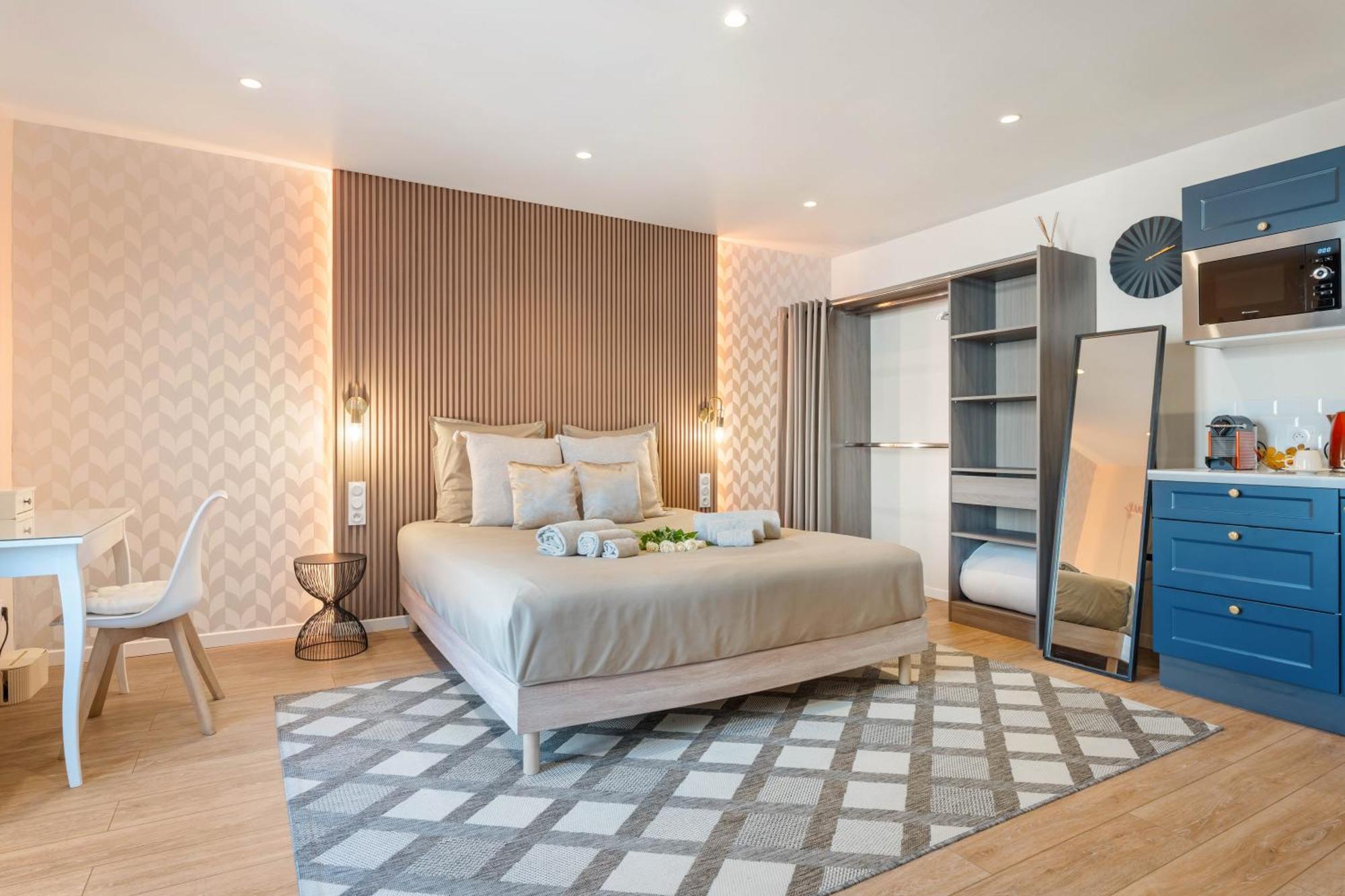 Nice Renting - Love Room Massena - Luxe Room - Jacuzzi - Terrace - King Bed - Ac Eksteriør bilde